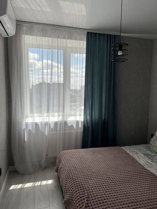 ТЕПЛА Квартира подобово центр Яровиця. Укриття і Звітні документи є!