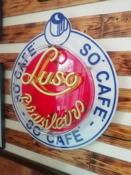 Neon Luminoso a funcionar