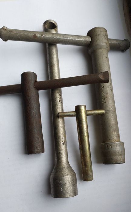 Ключи накидные ,топовые, рожковые все СССР.