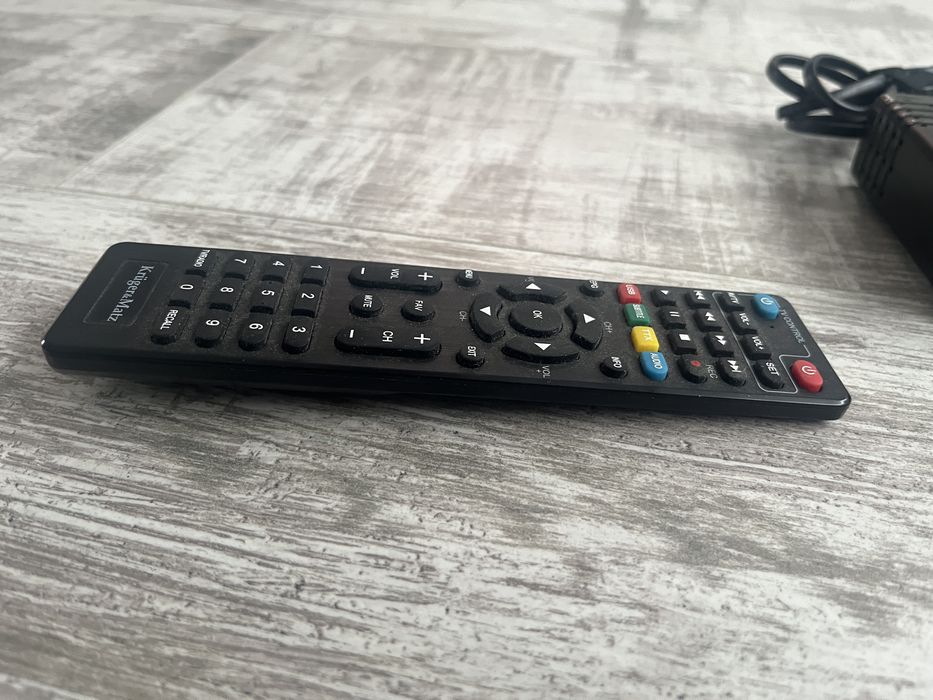 Tuner Dekoder DVB-T2 HEVC Kruger&Matz KM0550B | Full HD