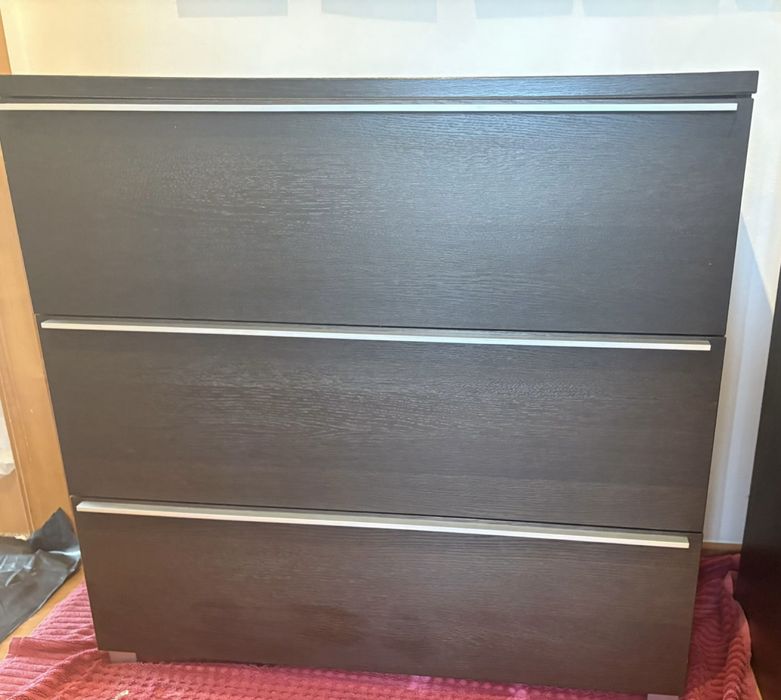 Cómoda 3 gavetões marca Area