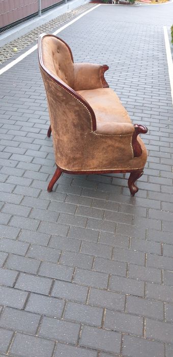 Sofa     antyczna
