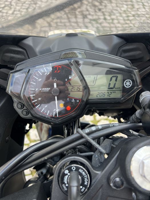 Yamaha R3 como nova