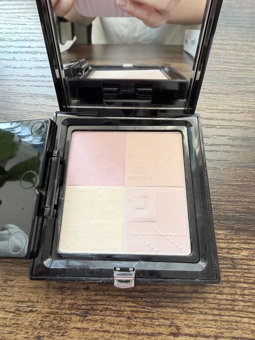 Givenchy Prisme Libre puder