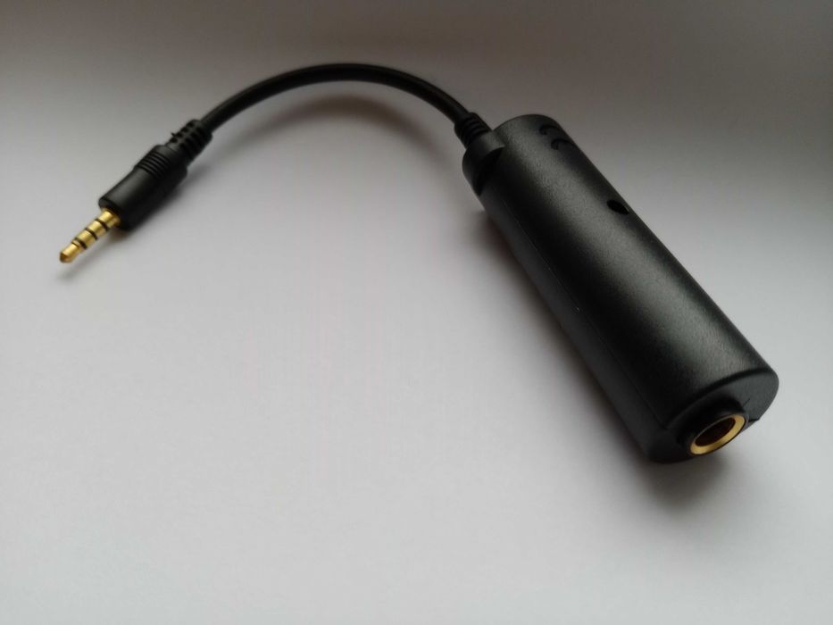 Adaptador de microfone ou guitarra para telemóvel.