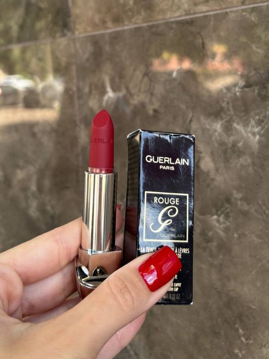 Розпродаж помад guerlain rouge g