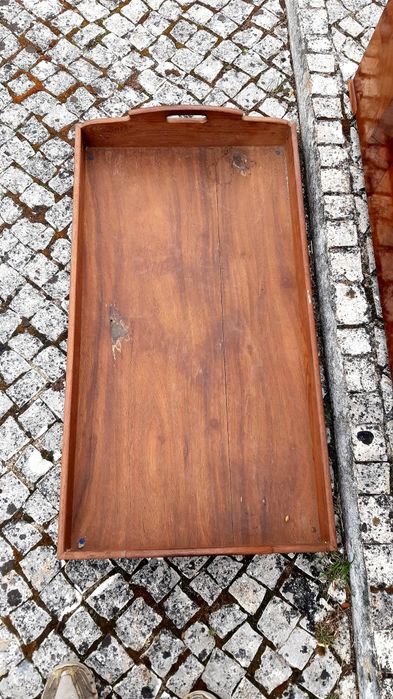 Antiga arca em madeira