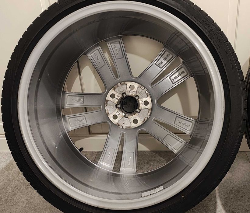 Koła felgi Seat Leon cupra oryginalne 5x112 19x8 et50 235/35 Pirelli