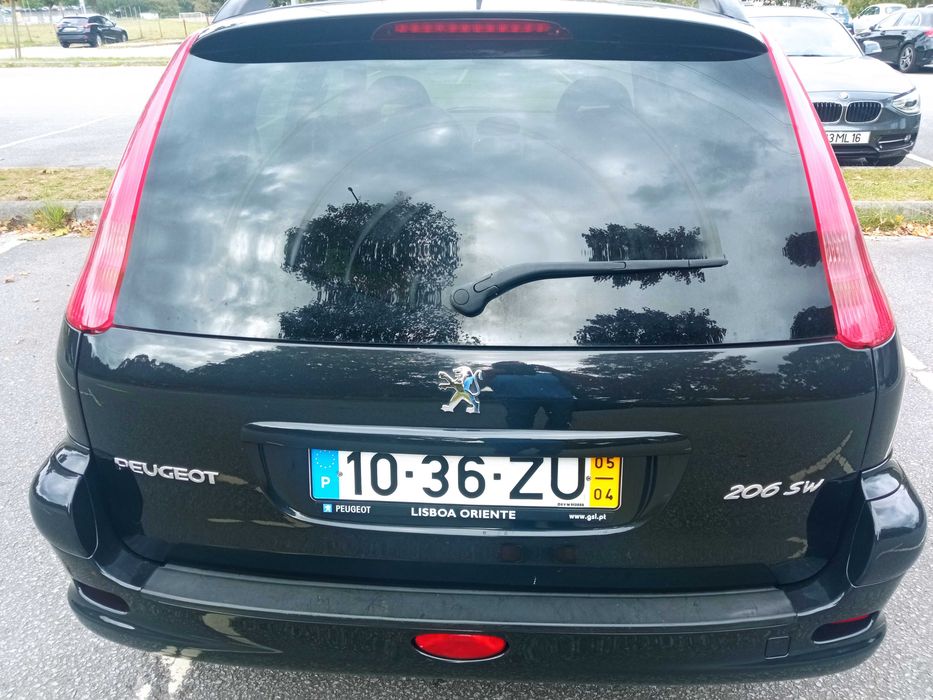 Peugeut 206 sw 155.000 KM bem estimado