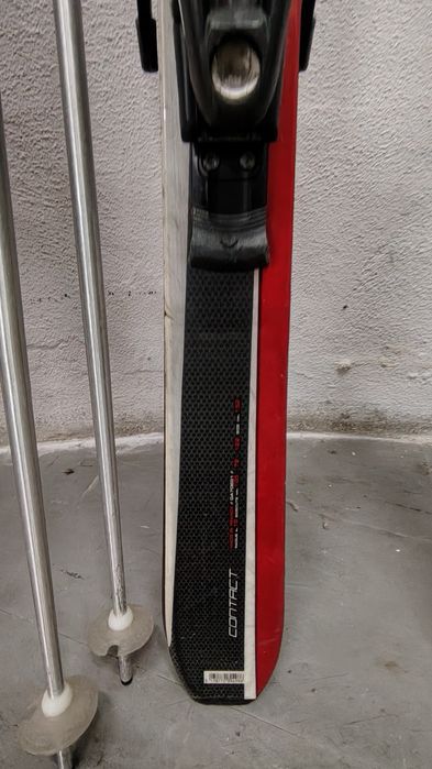 Skis  bastões e saco de transporte