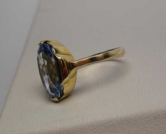Przedwojenny pierścionek błękitny spinel srebro złocone R.14