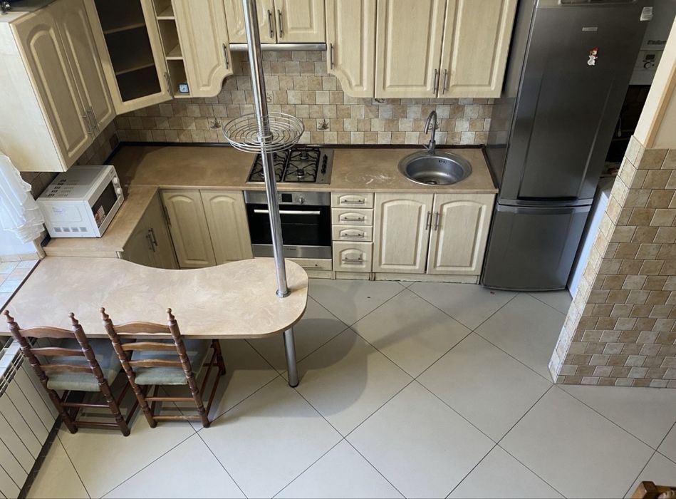 Оренда 3-кім квартири особнякового типу в центрі м.Стрий