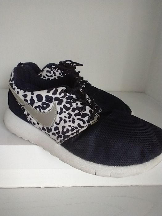 Buty sportowe NIKE. Rozmiar 38.