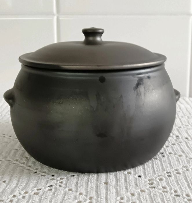 Panela de louça preta