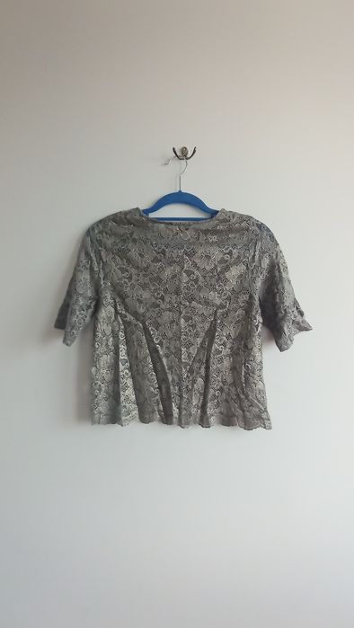 Top bluzka z krótkim rękawem koronkowa błyszcząca r. 38 New Look