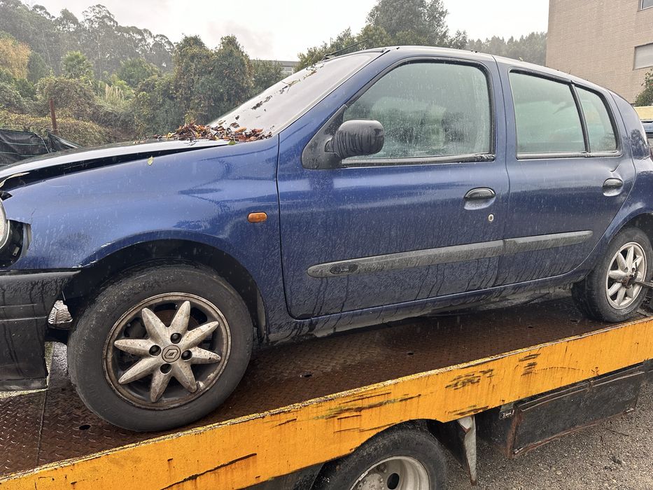 Renualt clio 1.2 - Para peças