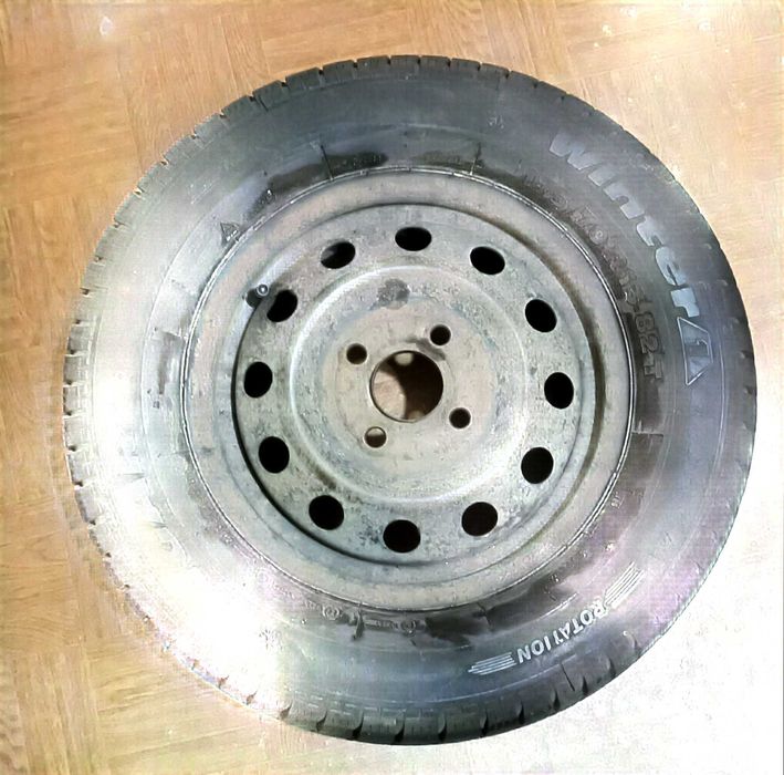 Продам зимові шини на дисках r13