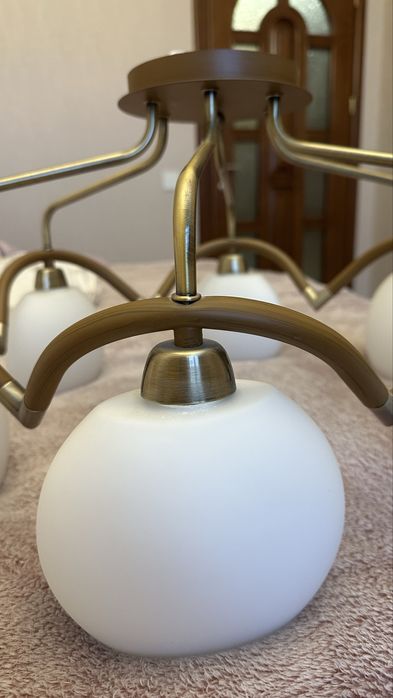 Продам люстру б/у