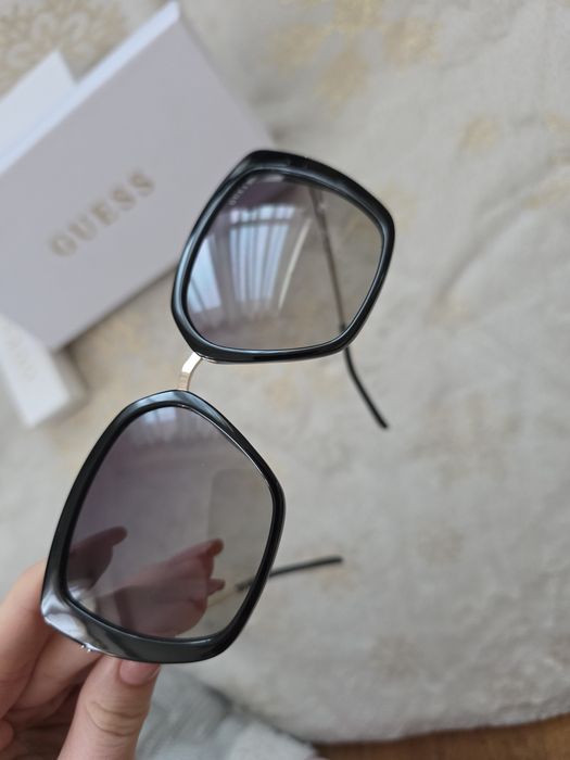 Okulary przeciwsłoneczne GUESS, kocie oko