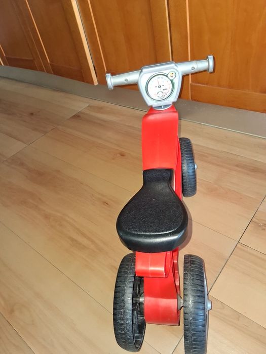 Lindo e pratico triciclo