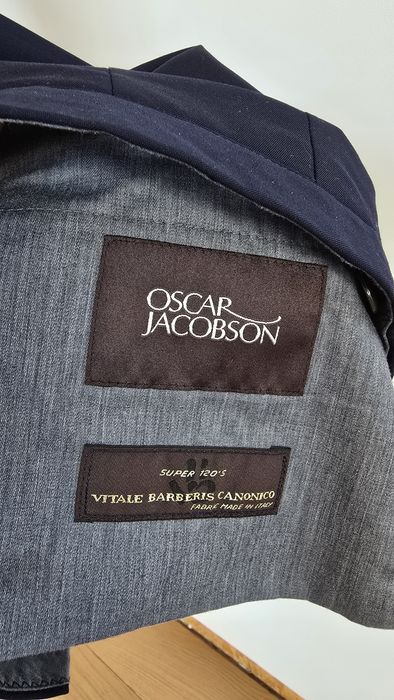 Garnitur ślubny Oscar Jacobson granatowy na szelki