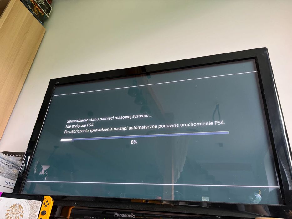 PS4 + 2 pady + stacja dokująca + Fifa 19