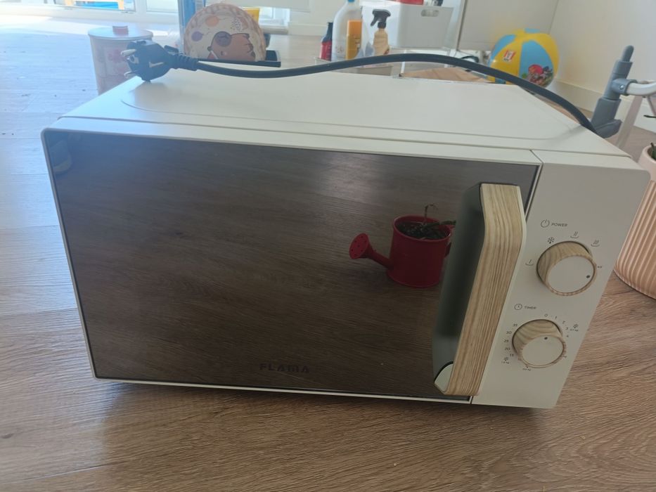 Microondas flama 1831FL praticamente novo