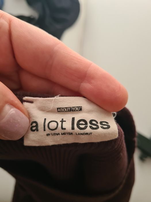 Krotki top About You