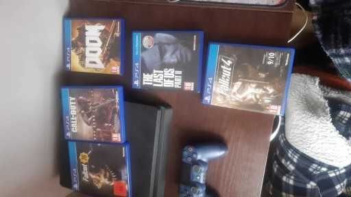 PS4 slim 1000GB stan bardzo  dobry