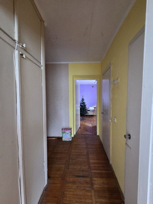 Терміновий продаж трикімнатної квартири.