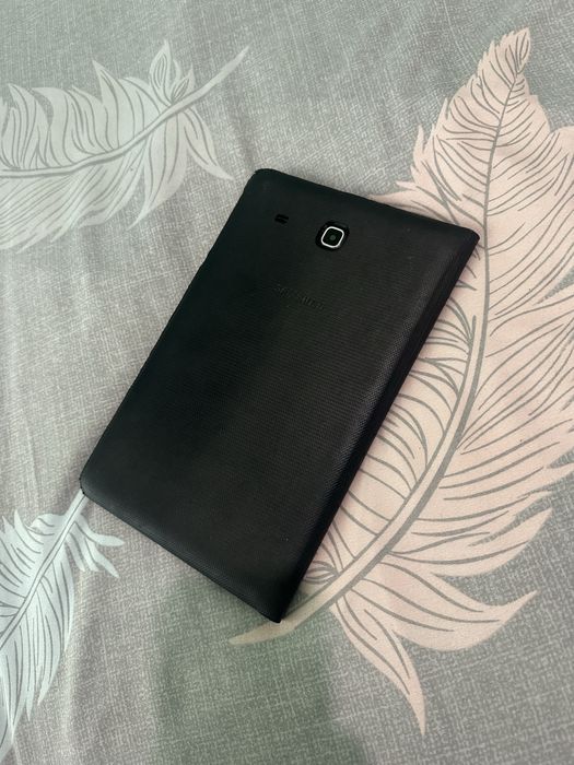 Планшет телефон Samsung Galaxy Tab E 561 4G FM Sim Підримує додатки і програми
