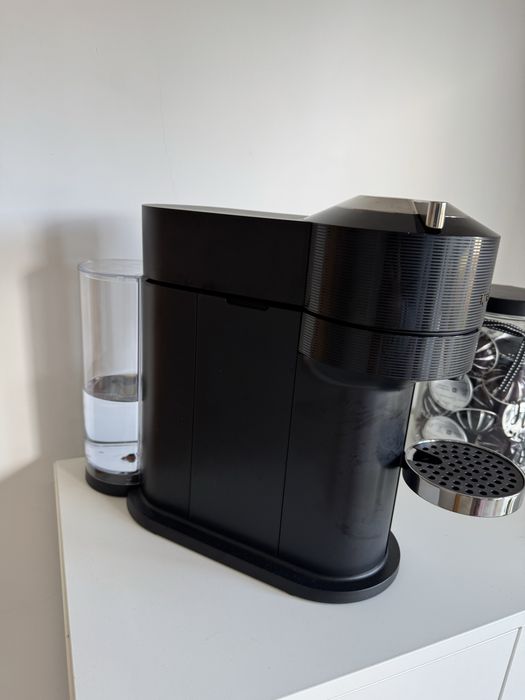 Maquina de cafe vertuo next premium