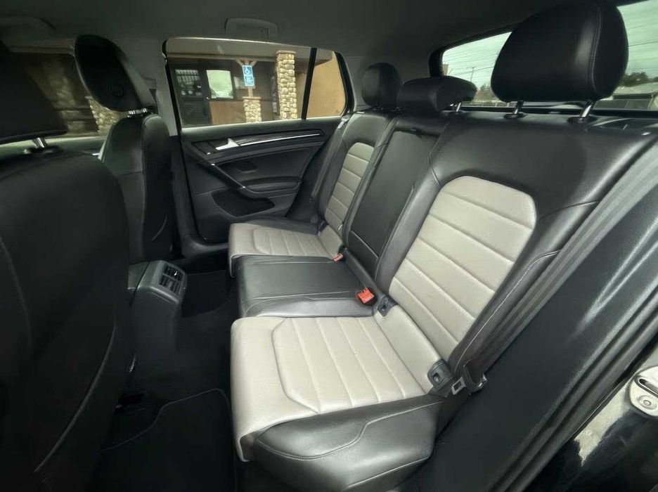 Volkswagen Golf SE      2015