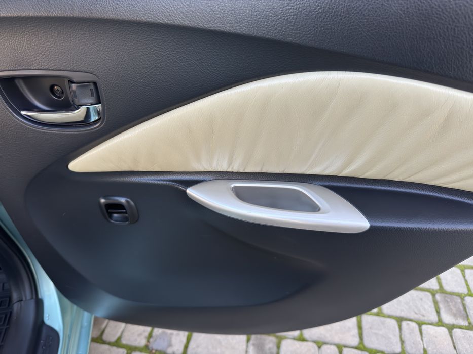 Продам Тоёту Ярис на автомате!