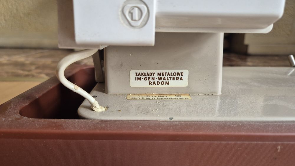 Polska maszyna do szycia Predom Łucznik 415 Tur 2 Radom PRL