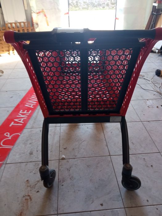 Carro auto serviço supermercado.