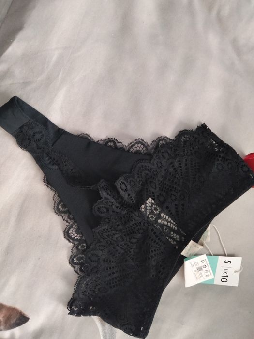Nowe majtki stringi koronkowe