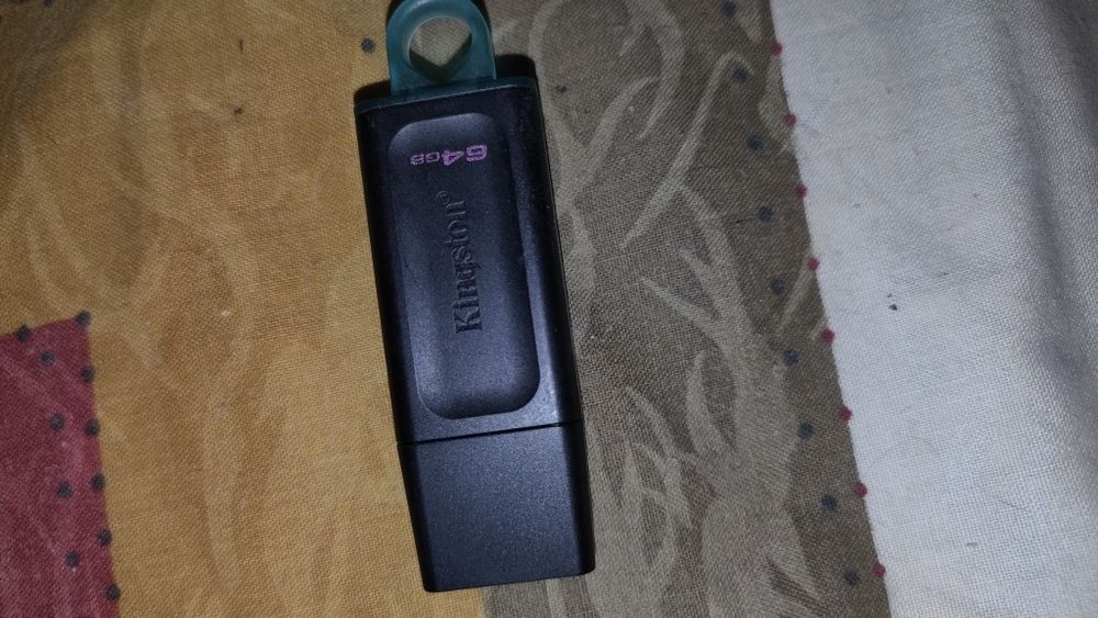 флешка Kingston 64Gb