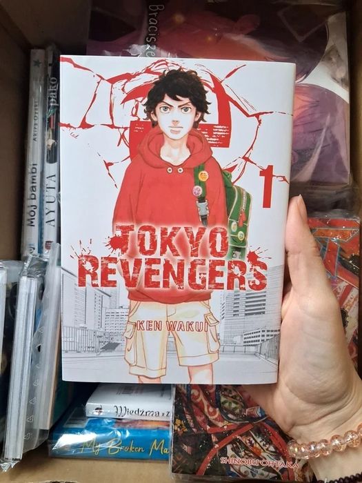 Mangi: serie i jednótomowki 25 tomów.