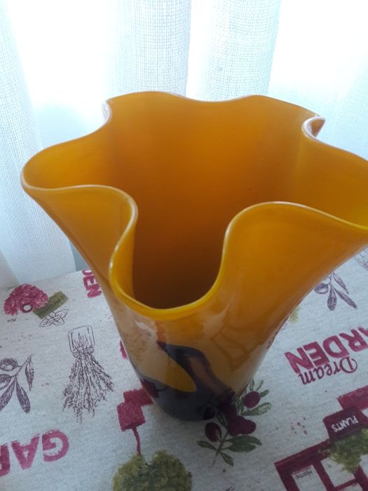 Vaso de flores em vidro soprado