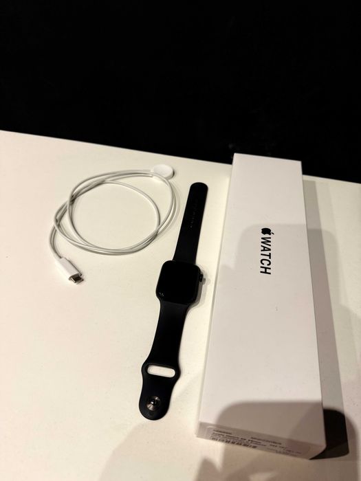 Apple Watch SE (2nd generation) 44mm GPS Aluminium - bateria 98%