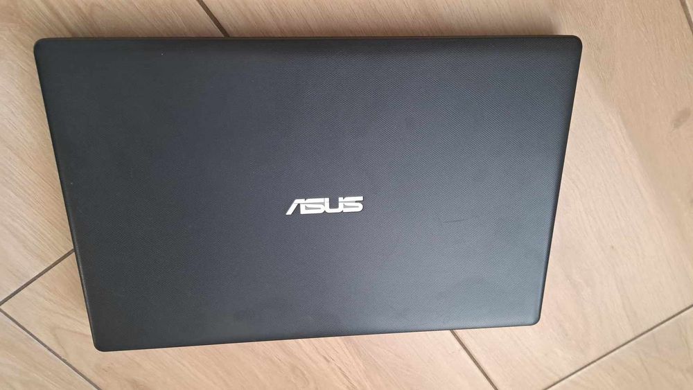 Laptop ASUS używany sprzedaz na czesci