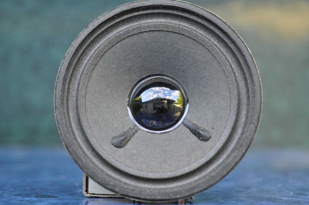 7 телевізійних динаміків одним лотом.