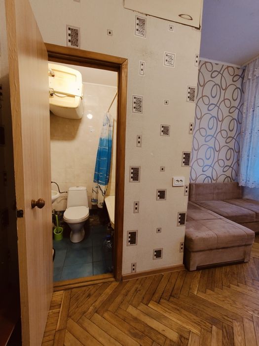 Продам 1 комнатная квартира метро Спортивная. Экв.17600 у.е. Торг