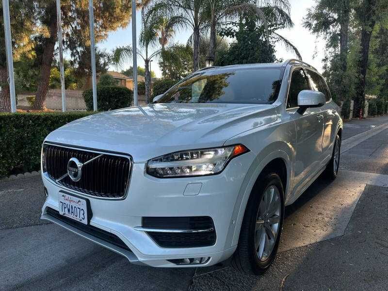 2017 Volvo XC90 Momentum