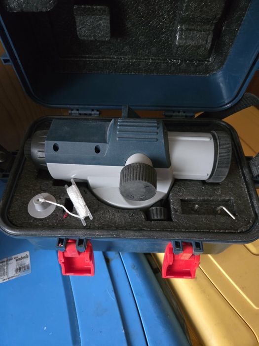 Niwelator Bosch stan idealny igla!