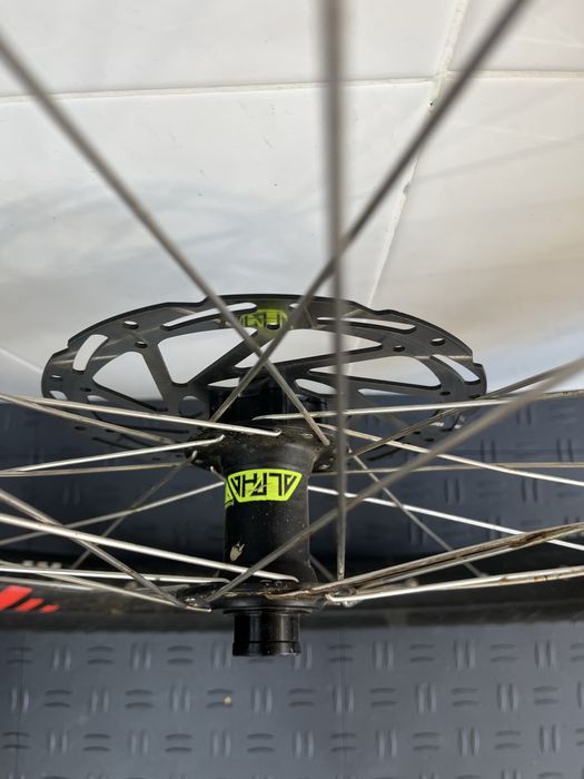 Roda dianteira dtswiss29 eixo 20x110