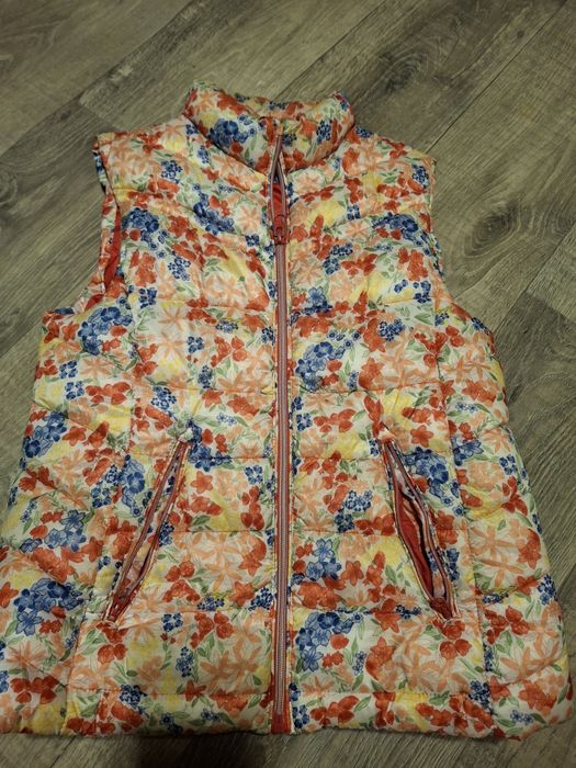 Продам жилетку для дівчинки ZARA 152, безрукавка