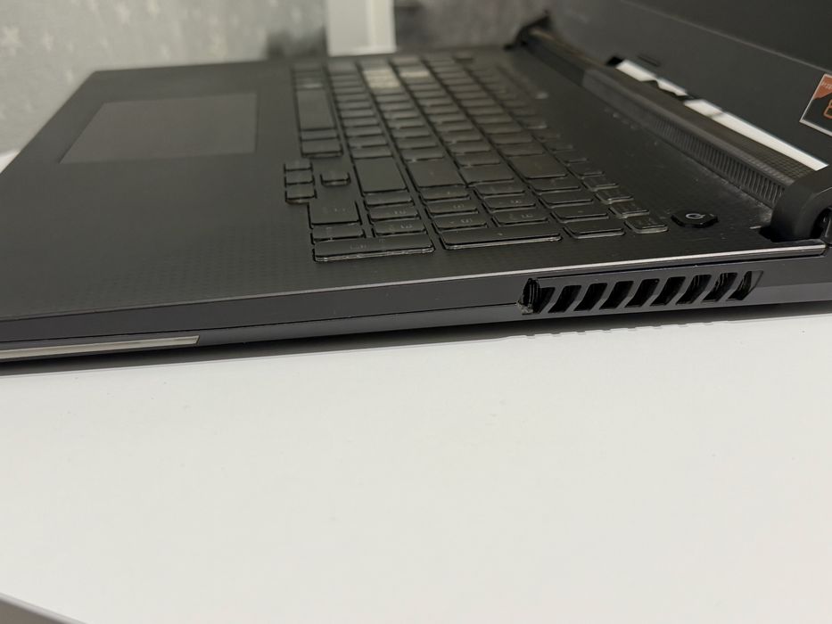 ASUS ROG Strix G17 G713IC-HX010 17.3"