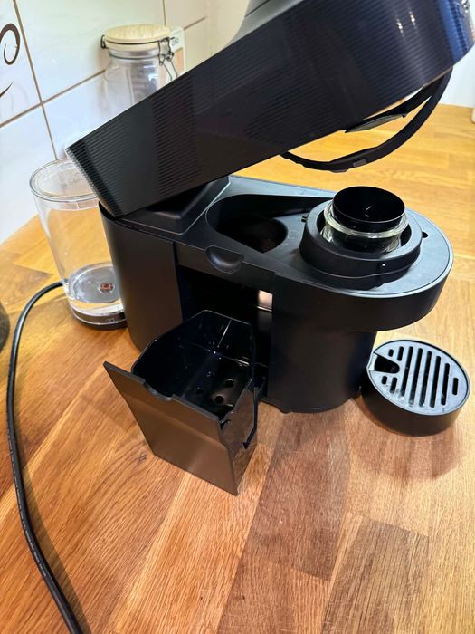 Ekspres kapsułkowy NESPRESSO Vertuo Pop Czarny